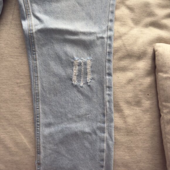 Avec Les Filles Light Wash Distressed Split Seam Jeans | Anthropologie | Size 29 - Picture 6 of 13